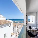 Appartement With Sea Views In Puerto Banus *