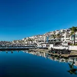 Appartement With Sea Views In Puerto Banus