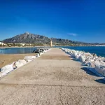 Appartement With Sea Views In Puerto Banus