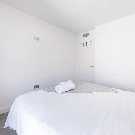 Apartamento With Sea Views In Puerto Banus Marbella