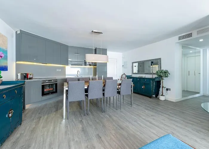 With Sea Views In Puerto Banus *