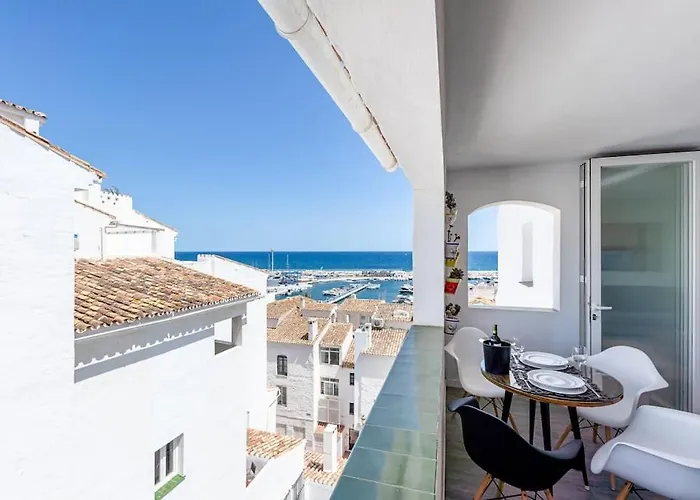 Appartement With Sea Views In Puerto Banus *