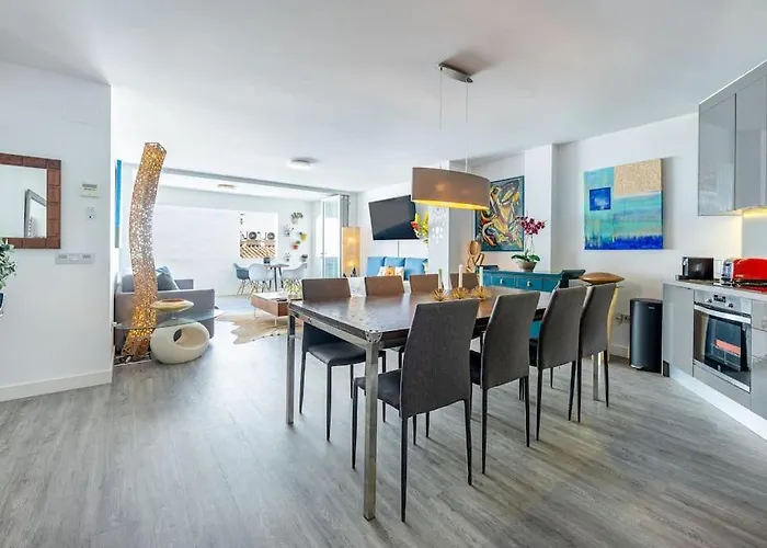 Lejlighed With Sea Views In Puerto Banus *