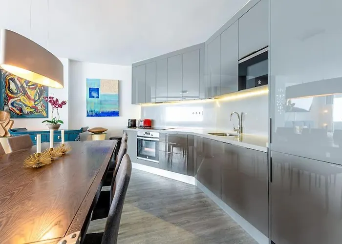 With Sea Views In Puerto Banus Apartmán