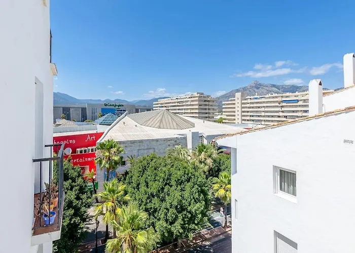 With Sea Views In Puerto Banus Апартаменти *