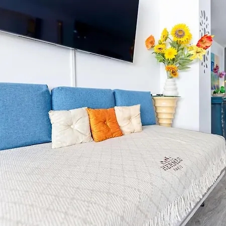 With Sea Views In Puerto Banus * Marbella