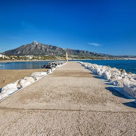 Apartmán With Sea Views In Puerto Banus